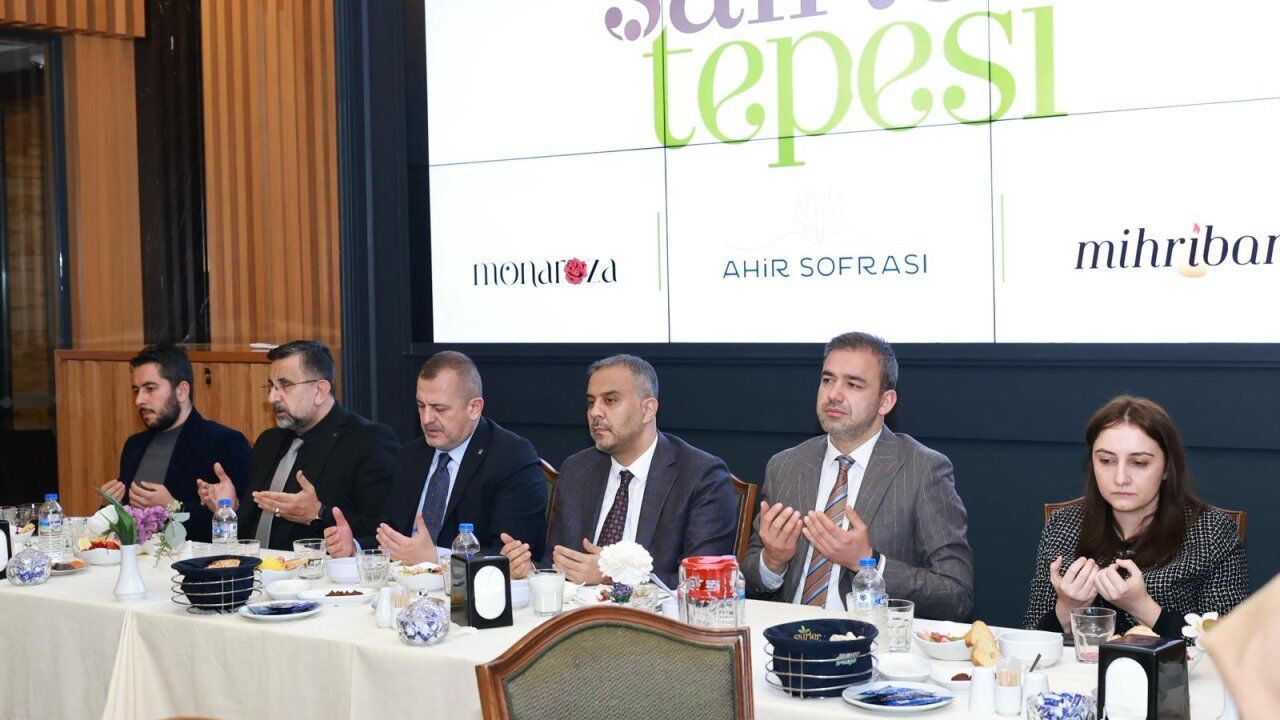 Onikişubat’ta birlik sofrası: Başkan Toptaş teşkilat mensuplarıyla buluştu