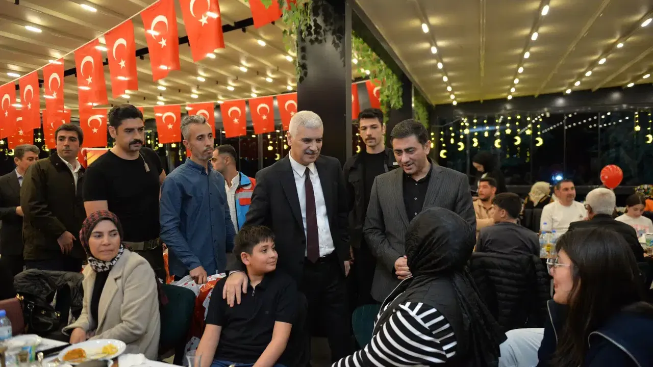 Kahramanmaraş’ta İftar Sofrasında Gönül Köprüsü: Hasan Yiğit Çocuklarla Buluştu