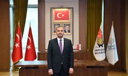 Başkan Toptaş: “Onikişubat’ta çocuklarımız için çalışırken, bu yıl 23 Nisan’ı buruk karşılıyoruz”