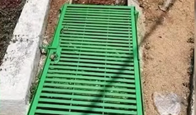 Kadın mezarlarına tecavüzü önlemek için demir parmaklık koydular!