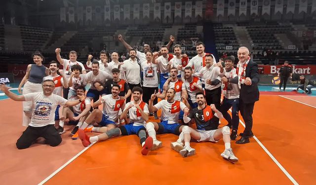 Voleybolda Şampiyon Onikişubat: Dev Rakibini Parkeye Gömdü!