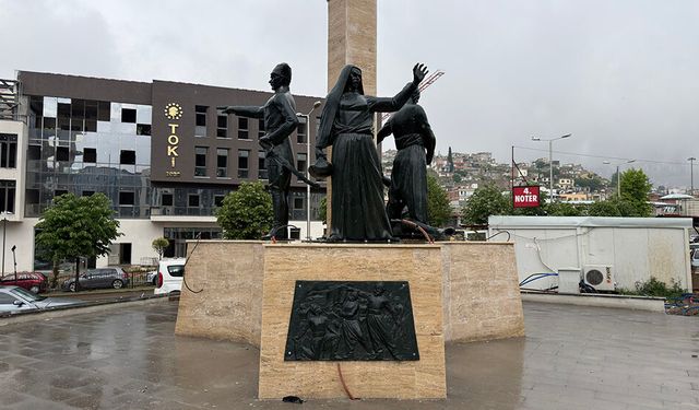 Kahramanmaraş’ta Tarihi Anıt Yerine Yerleştirildi!