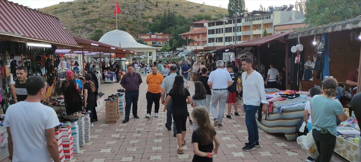AA-20220731-28540524-28540519-EKINOZU_ICMELERINDEKI_YOGUNLUK_ESNAFIN_YUZUNU_GULDURUYOR